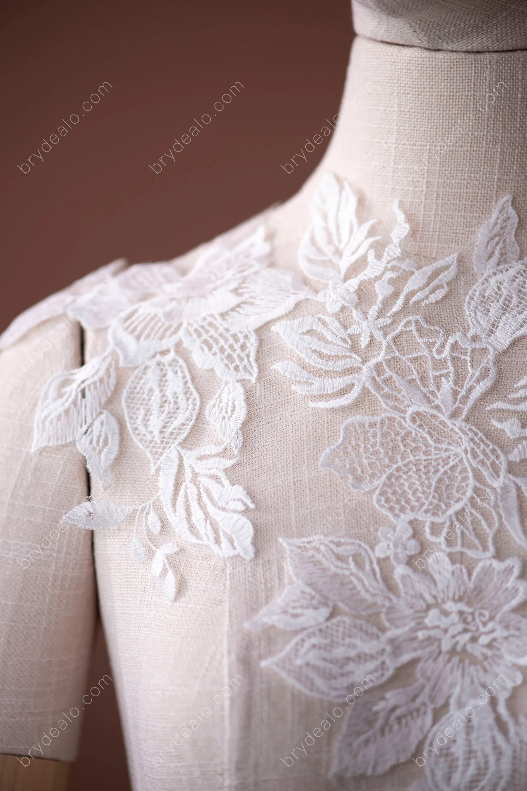 Botanic Embroidery Lace Applique for Wholesale